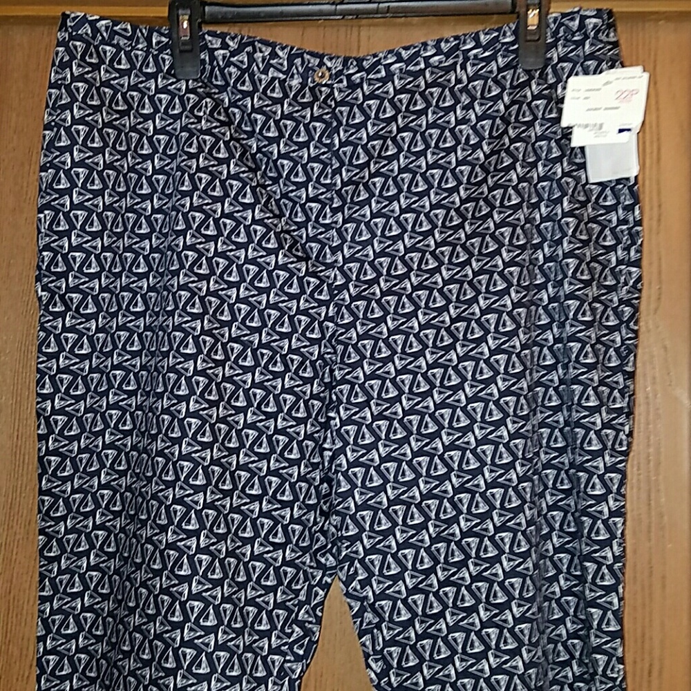 Liz Claiborne blue print capri pants - Picture 3 of 11